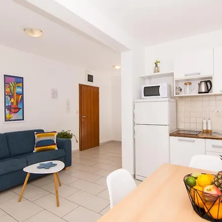 Rici Apartment *